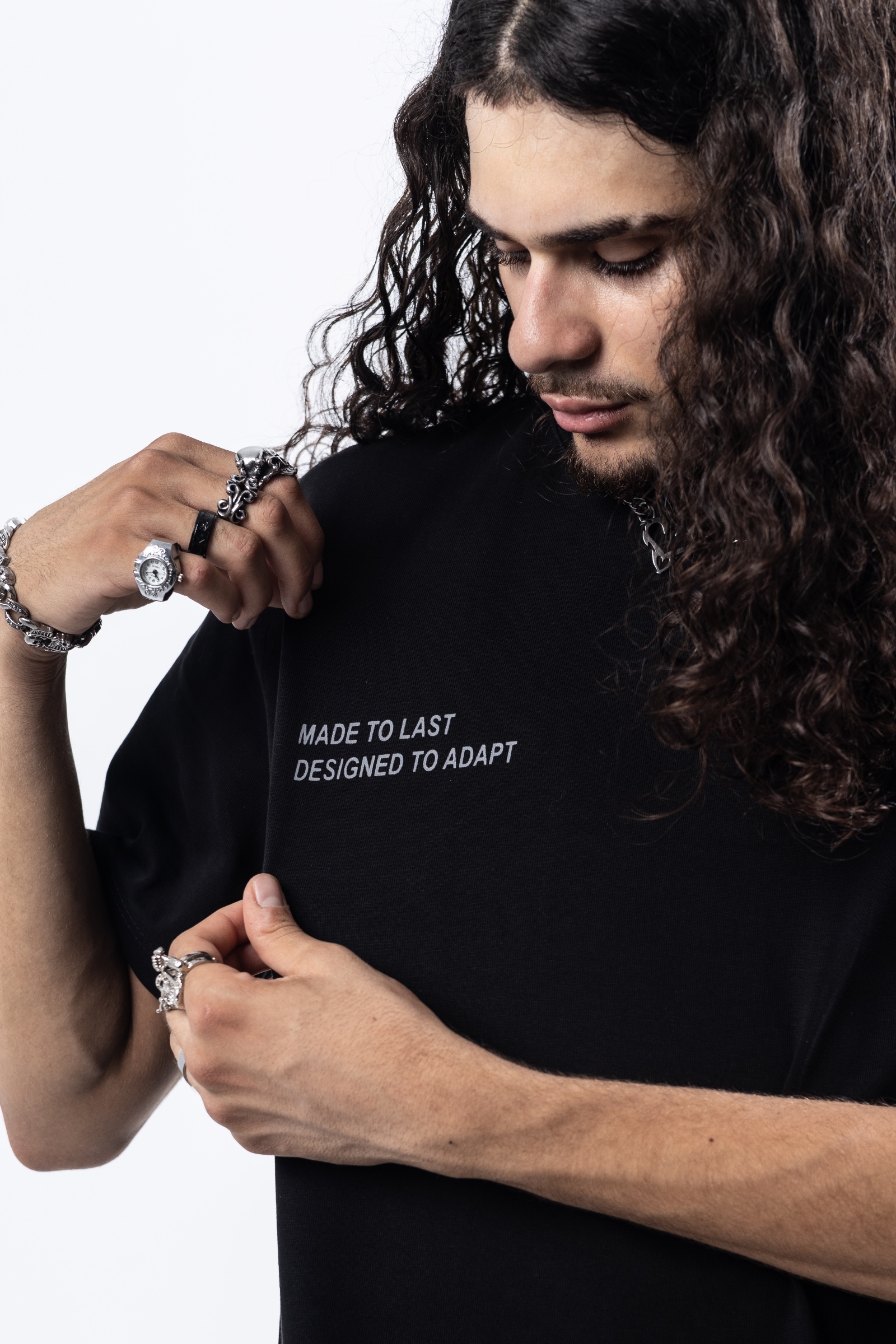 STAY LOW BLACK UNISEX T-SHIRT - OCASO NEW SUMMER COLLECTION - صورة 2